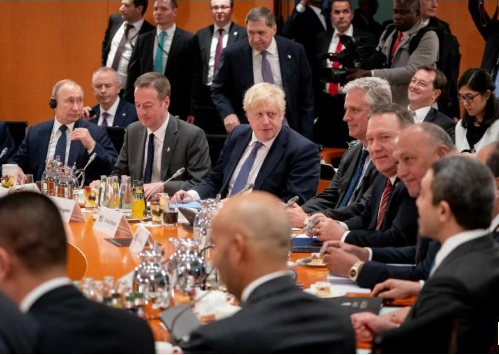 Ngoại trưởng Mỹ Mike Pompeo (giữa) cũng có mặt trong hội nghị bàn về Libya với các lãnh đạo thế giới, tại Berlin (Đức) ngày 19-1. Ảnh: KREMLIN.RU