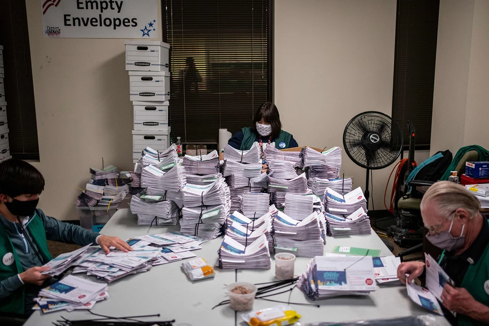 Khó khăn chồng chất đối với Tổng thống Trump ảnh 53