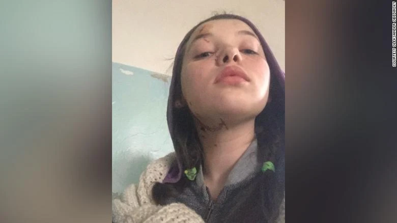 Ông nội từ Kiev sang Ba Lan, qua Thổ Nhĩ Kỳ, qua Nga để tới Donetsk tìm cháu gái mồ côi ảnh 2