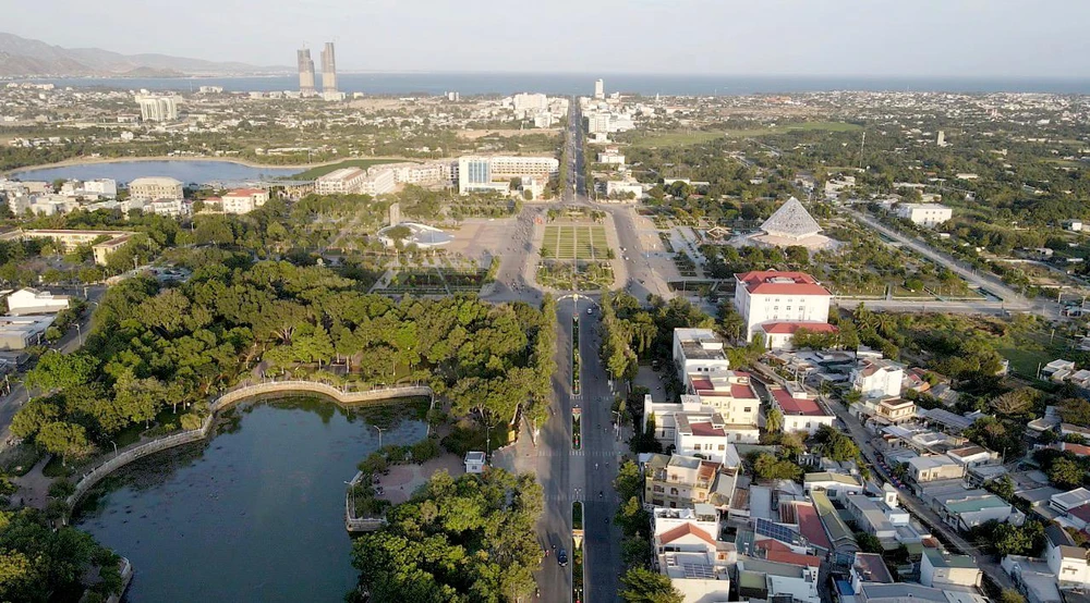 Ninh Thuận phát triển vượt bậc sau 30 năm tái lập tỉnh. Ảnh: HỮU PHƯƠNG