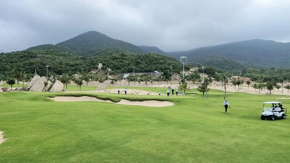 Sân golf đầu tiên ở Ninh Thuận được đưa vào hoạt động. Ảnh: Lê Văn Hùng.