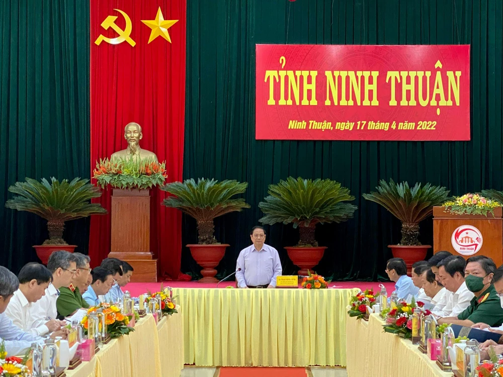 Thủ tướng Phạm Minh Chính làm việc với Ban Thường vụ Tỉnh ủy Ninh Thuận. Ảnh: C.T.