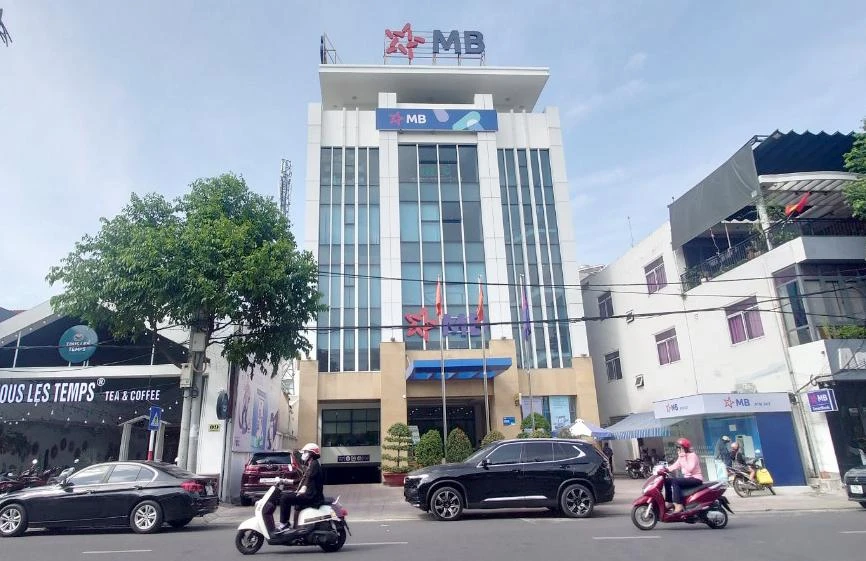 Văn phòng làm việc Ngân hàng Quân đội tại số 9 Lê Thánh Tôn. Ảnh: CH.