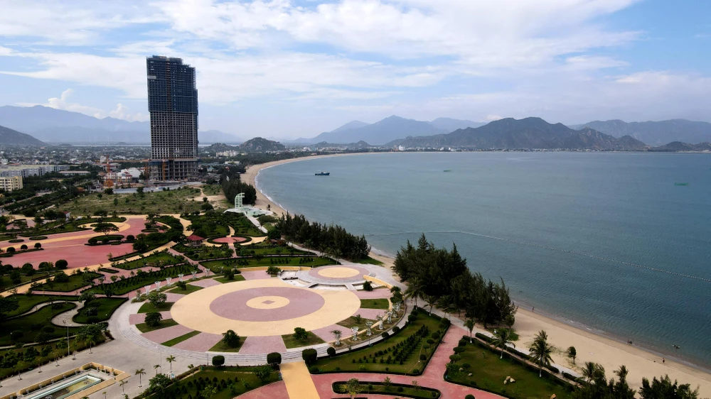 Biển Ninh Chữ được định hướng là trung tâm Khu du lịch quốc gia Ninh Chữ. Ảnh: HUỲNH HẢI.