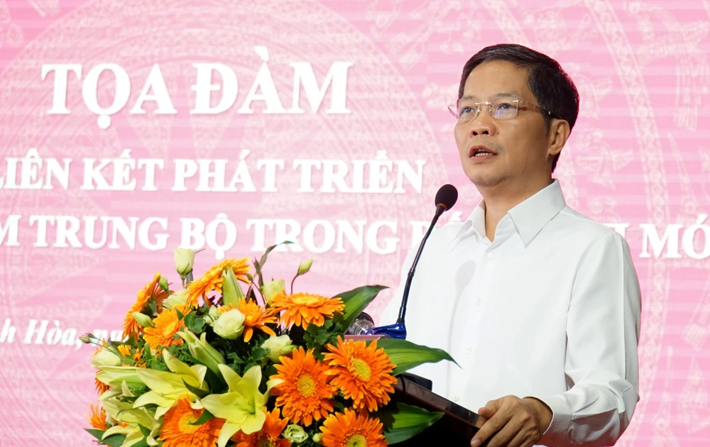 Trưởng Ban Kinh tế Trung ương Trần Tuấn Anh phát biểu khai mạc tọa đàm. Ảnh: HUỲNH HẢI Trưởng Ban Kinh tế Trung ương Trần Tuấn Anh phát biểu khai mạc tọa đàm. Ảnh: HUỲNH HẢI