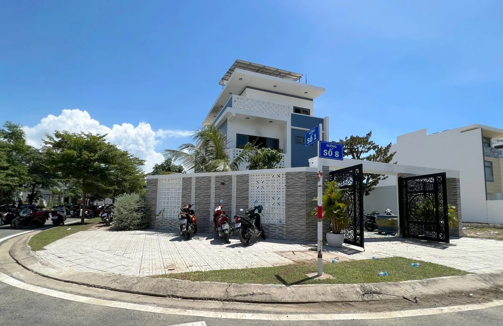 Vụ việc xảy ra tại căn biệt thự ba tầng trong khu đô thị ở TP Nha Trang. Ảnh: HH.