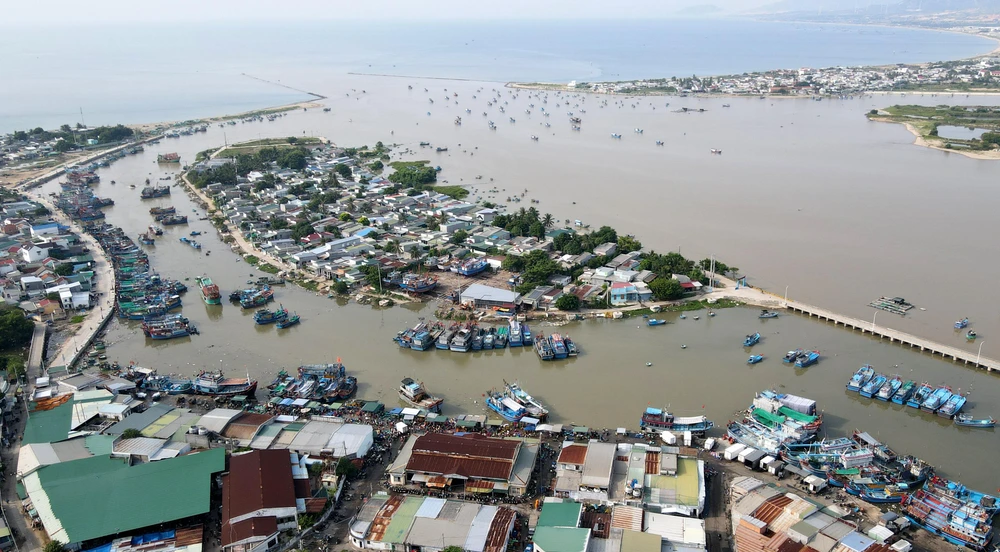 Cảng cá Đông Hải sau 26 năm hoạt động đã xuống cấp nghiêm trọng. Ảnh: HUỲNH HẢI. Cảng cá Đông Hải sau 26 năm hoạt động đã xuống cấp nghiêm trọng. Ảnh: HUỲNH HẢI.