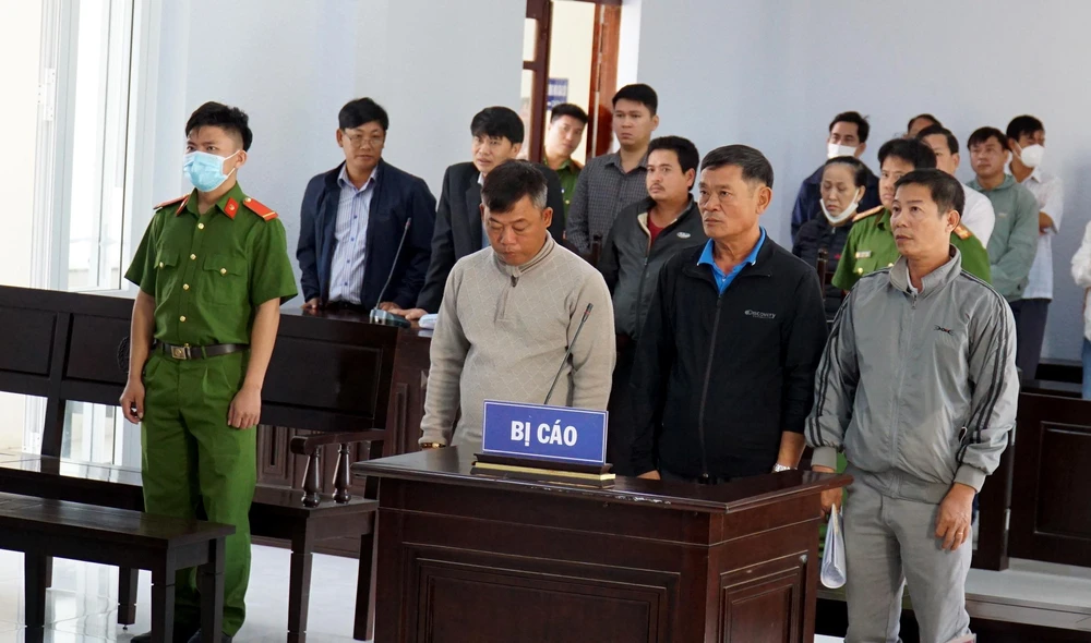 Ba TTGT tỉnh Ninh Thuận bị truy tố tội thiếu trách nhiệm gây hậu quả nghiêm trọng. Ảnh: HH Ba TTGT tỉnh Ninh Thuận bị truy tố tội thiếu trách nhiệm gây hậu quả nghiêm trọng. Ảnh: HH