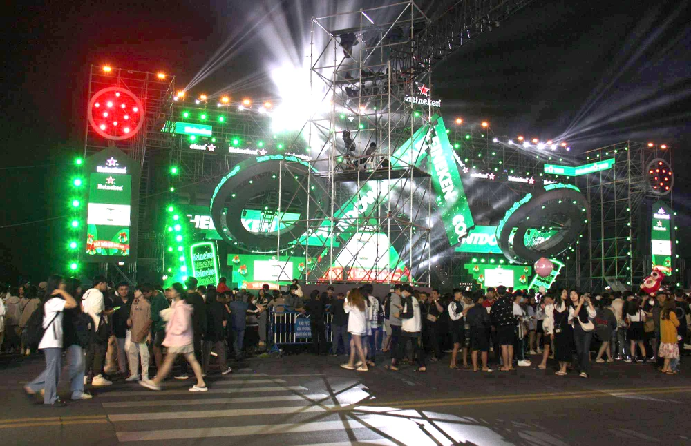 Các chương trình ca nhạc, bắn pháo hoa sẽ diễn ra tại Quảng trường 2-4. Ảnh: CHU VÂN.