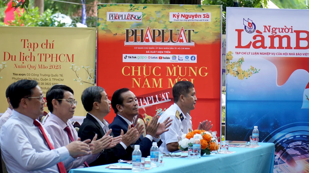 khai mạc hội báo xuân khánh hòa 4