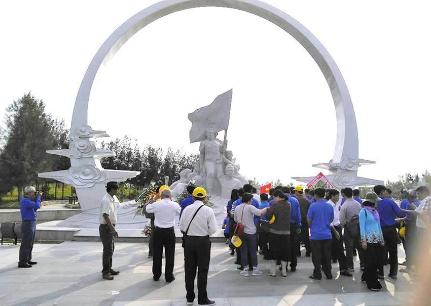 Khu tưởng niệm Gạc ma là biểu tượng thiêng liêng của lòng yêu nước, yêu biển đảo. Ảnh: TL