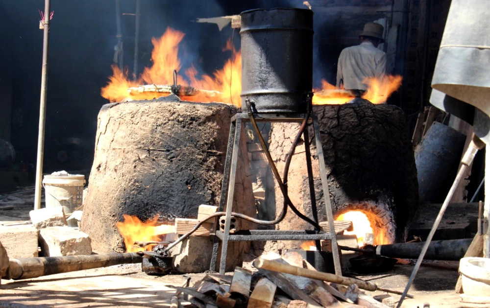 Làng nghề đúc đồng Phú Lộc Tây