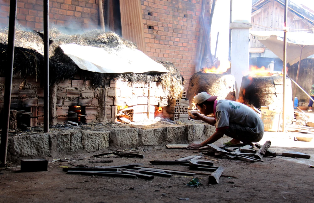 Làng nghề đúc đồng Phú Lộc Tây