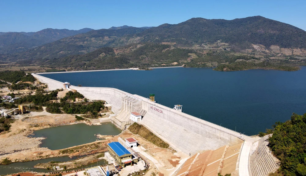 Ông Xưng nói mục tiêu của công trình không chỉ nhiệm vụ tưới trực tiếp cho 7.480 ha đất canh tác. Công trình này còn có nhiệm vụ hết sức quan trọng là bổ sung nước cho các hệ thống thủy lợi thường xuyên bị thiếu nước bao gồm các hồ chứa Cho Mo, Ông Kinh, Sông Trâu, Bà Râu. Đặc biệt là bổ sung nguồn nước chủ động cho hệ thống thủy lợi Nha Trinh – Lâm Cấm giúp tỉnh Ninh Thuận chủ động nguồn nước phục vụ sản xuất, dân sinh, phát triển kinh tế liên các vùng phía Bắc của tỉnh.