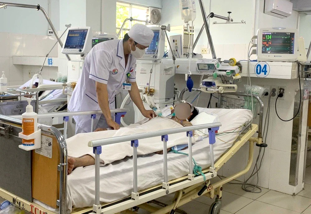 Bệnh nhân ngộ độc đã tỉnh táo, qua cơn nguy kịch. Ảnh: CT.