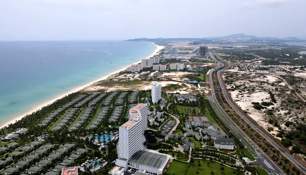 Khu du lịch Bắc bán đảo Cam Ranh có nhiều dự án đất ở không hình thành đơn vị ở. Ảnh: H.H Khu du lịch Bắc bán đảo Cam Ranh có nhiều dự án đất ở không hình thành đơn vị ở. Ảnh: H.H