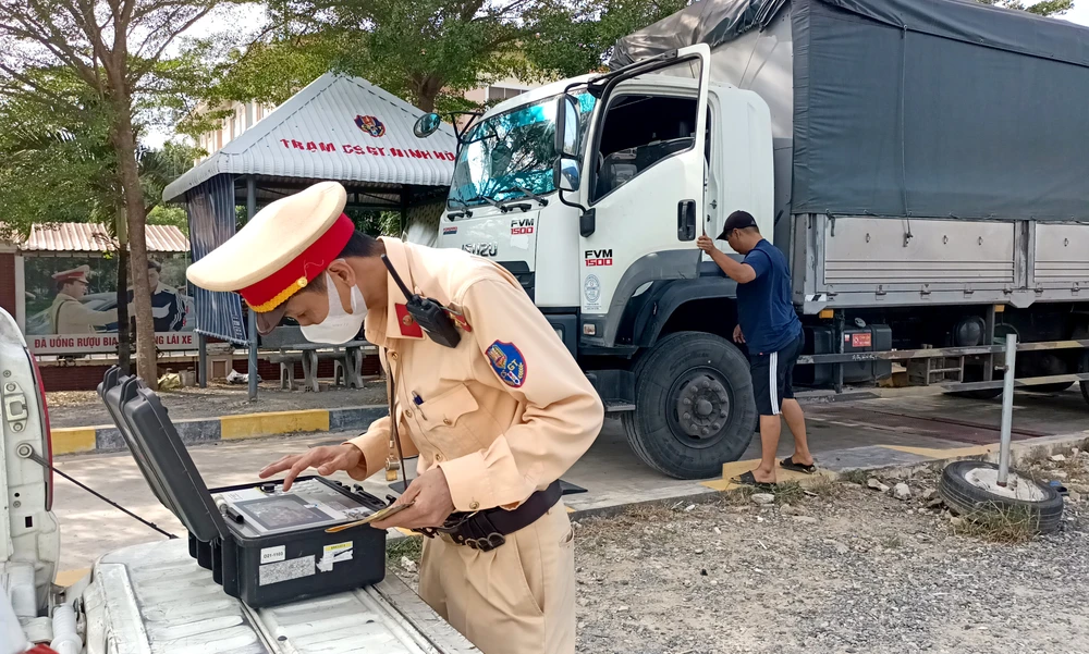 Trong 15 đầu đợt cao điểm, Trạm CSGT Ninh Hòa đã lập biên bản gần 500 trường hợp vi phạm. Ảnh: HH