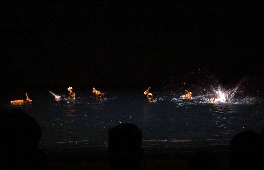 Một show diễn tại Nhà hát Đó. Ảnh: H.H