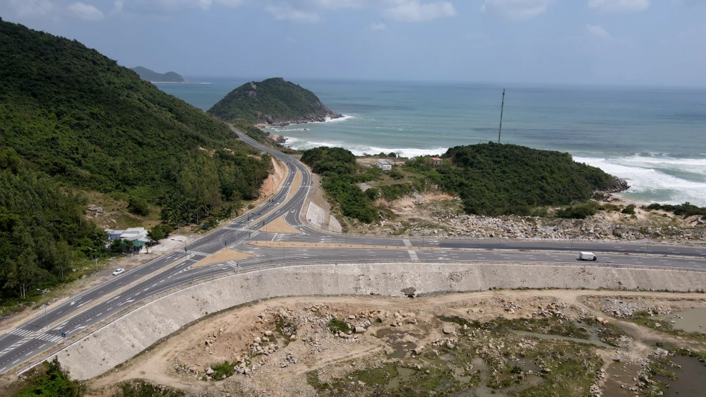 Tuyến đường nối với quốc lộ 1 tại đèo Cổ Mã. Ảnh: H.H