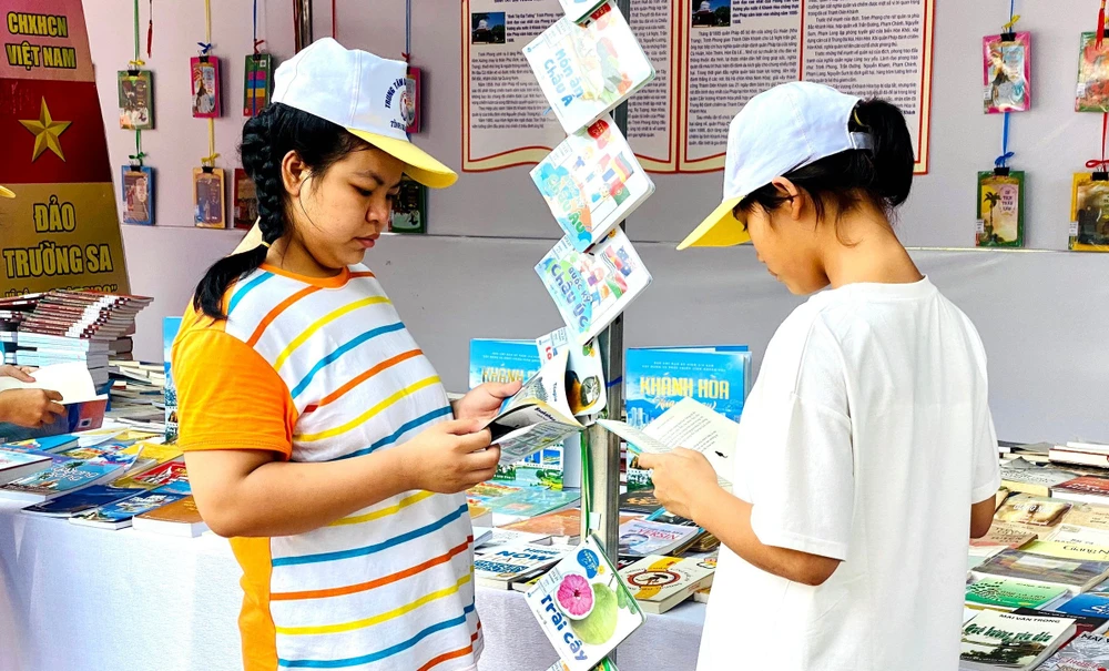 Khánh Hòa tổ chức hội sách hưởng ứng Ngày sách và Văn hóa đọc Việt Nam 21-4. Ảnh: CHU VÂN.
