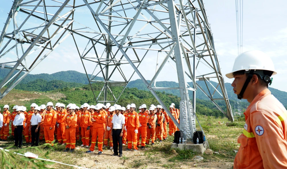 Buổi diễn tập có sự tham gia của 158 cán bộ công nhân viên 9 đơn vị truyền tải khu vực Nam miền Trung và Tây Nguyên. Ảnh: H.H