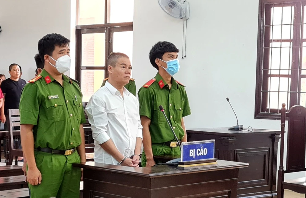 Bị cáo Đạt bị tuyên án 19 năm tù về tội giết người. Ảnh: Đ.K