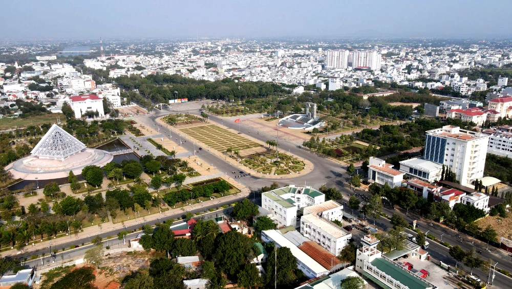 Trung tâm xúc tiến đầu tư, thương mại và du lịch tỉnh Ninh Thuận thành lập từ hợp nhất ba trung tâm. Ảnh: H.H