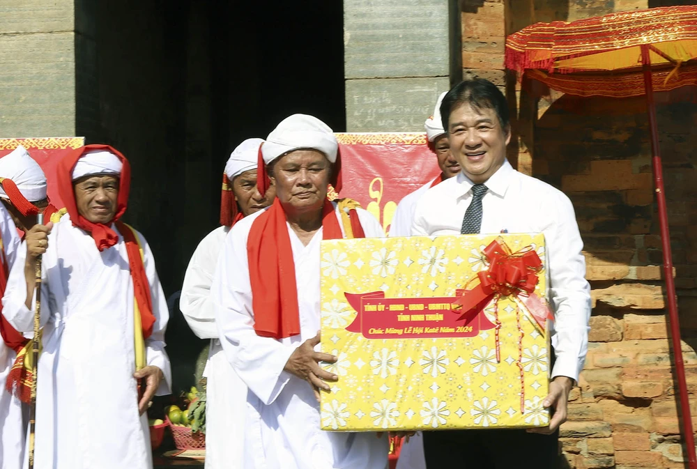 lễ hội katê.jpg