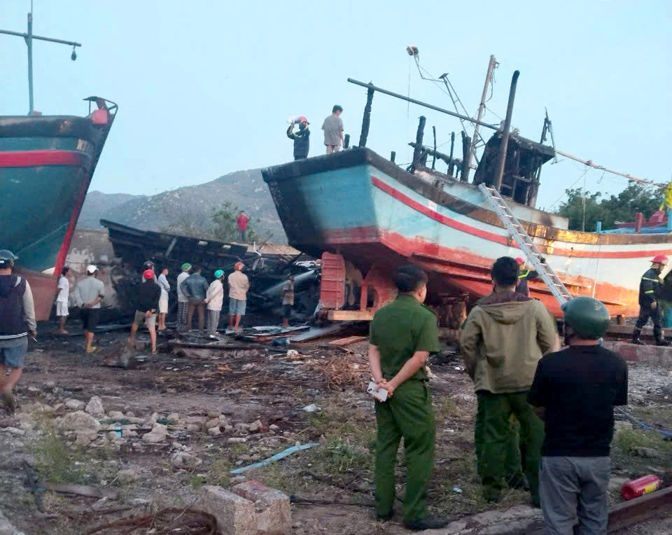 cơ sở đóng tàu.jpg