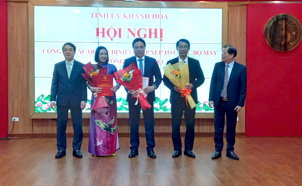 ban tuyên giáo và dân vận 1.jpg