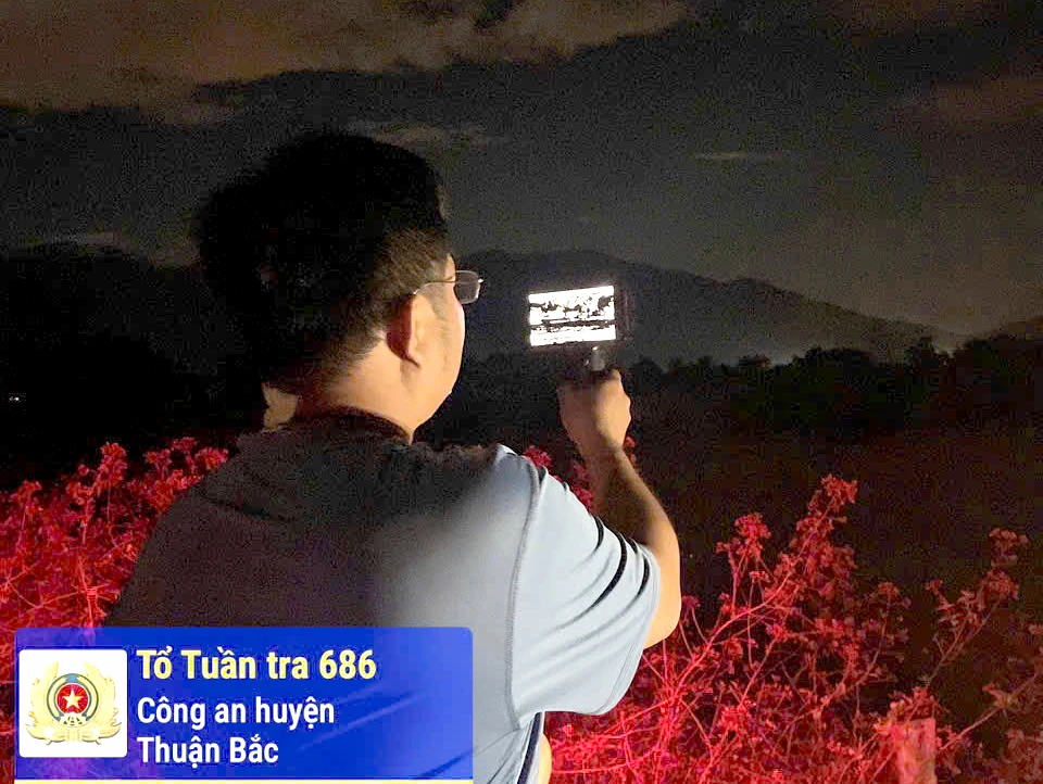 đục tường trốn khỏi trại giam.jpg