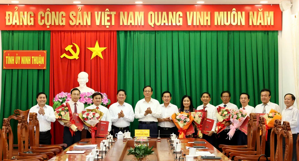 ban tuyên giáo và dân vận.jpg