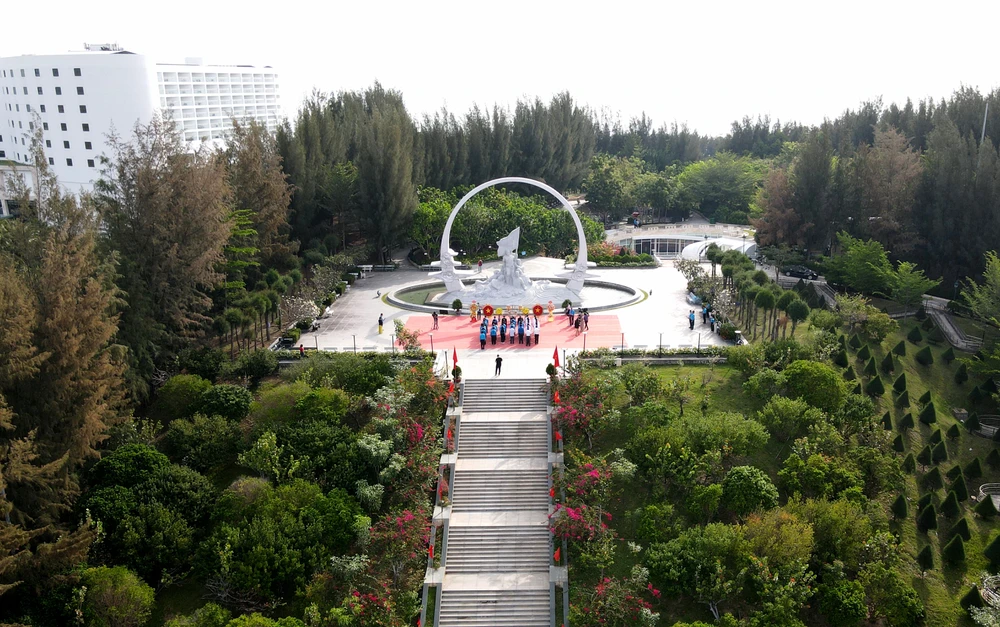 khu tưởng niệm chiến sĩ gạc ma