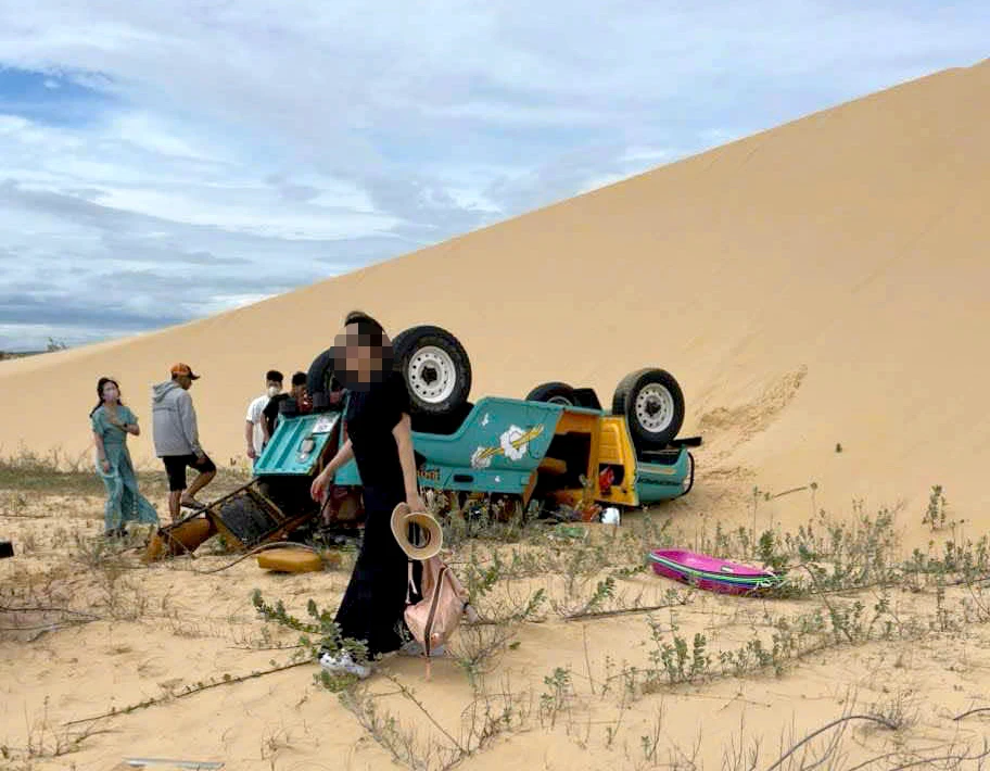 đồi cát mũi dinh.jpg