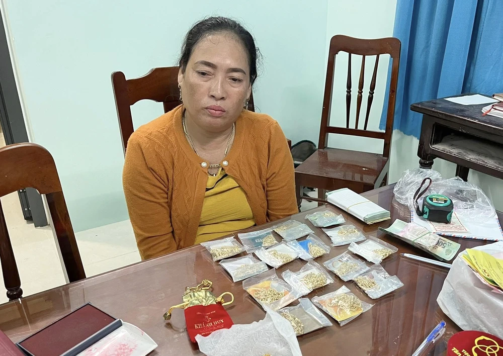 cầm cố vàng giả.jpg