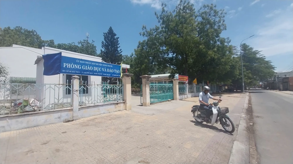 tuyển dụng giáo viên.jpg