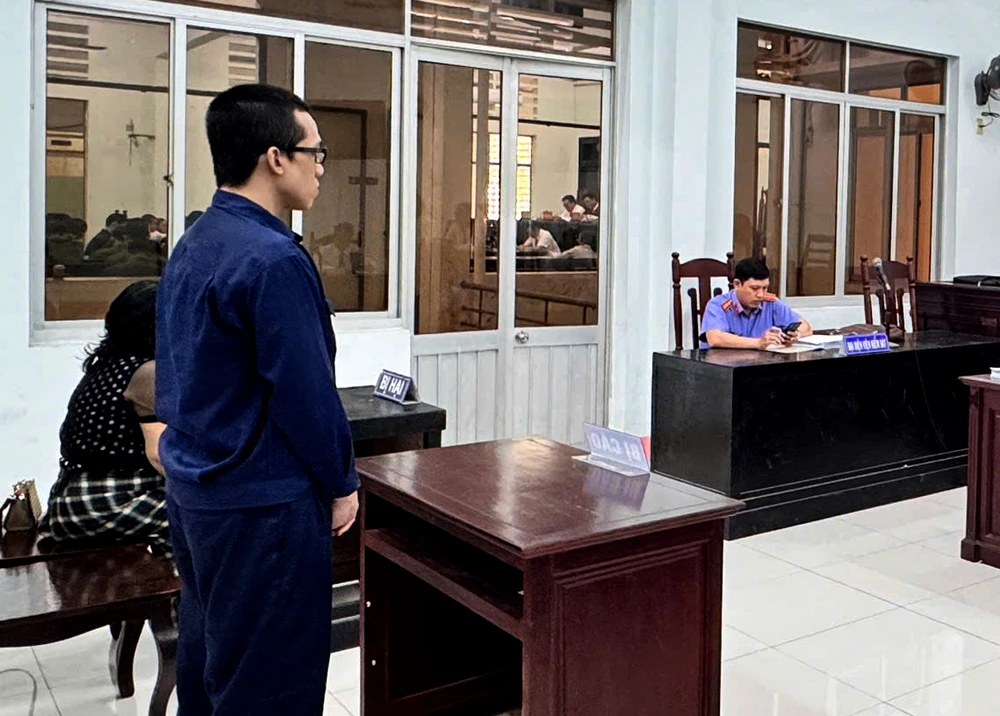 nhân viên ngân hàng.jpg