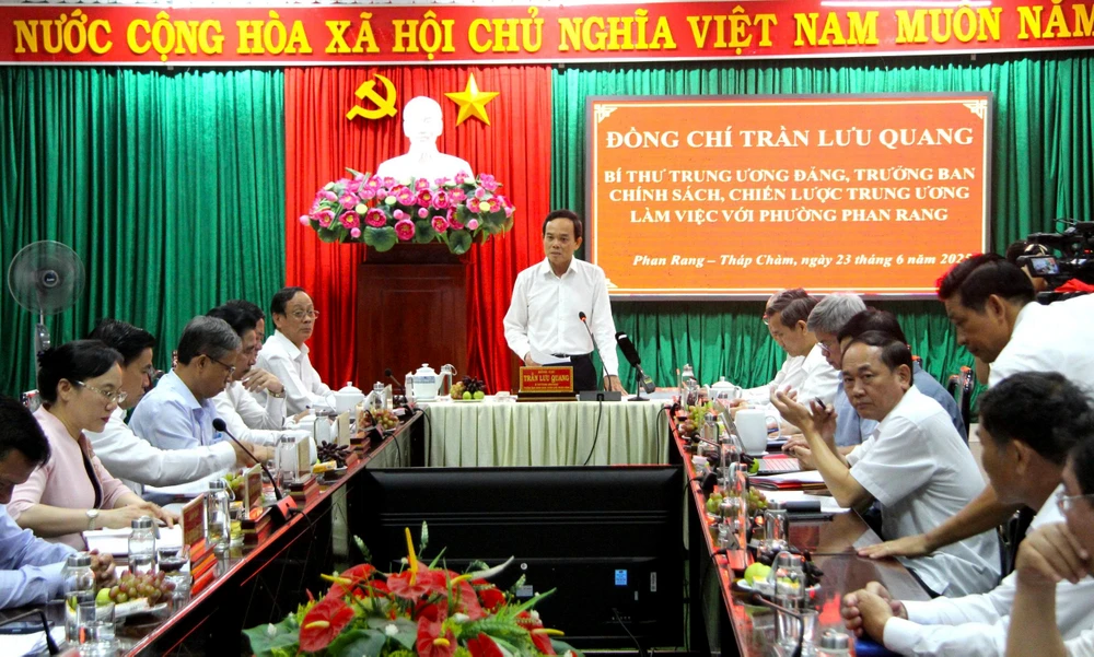 trần lưu quang 4.jpg