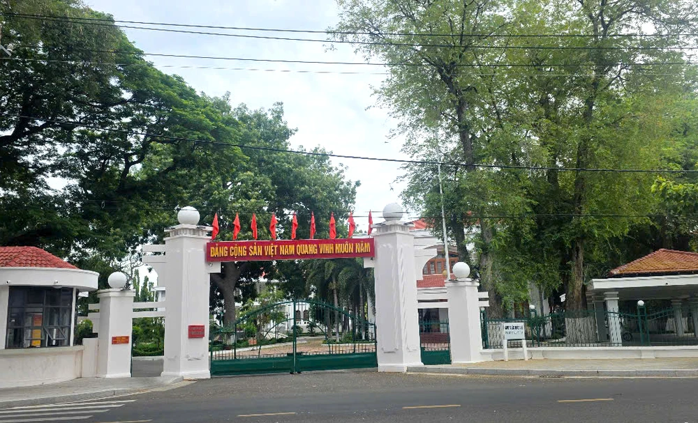 trụ sở tỉnh ủy.jpg