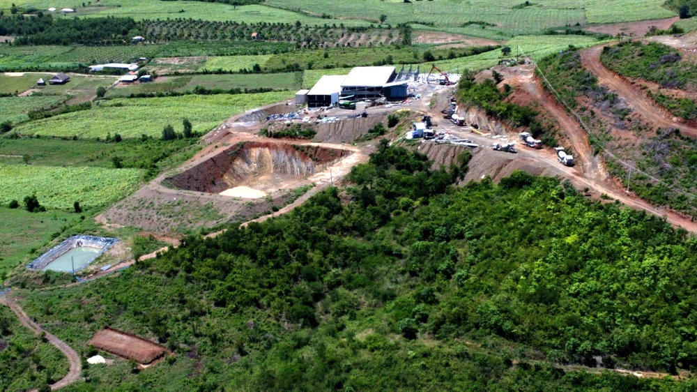 trại heo không phép.JPG