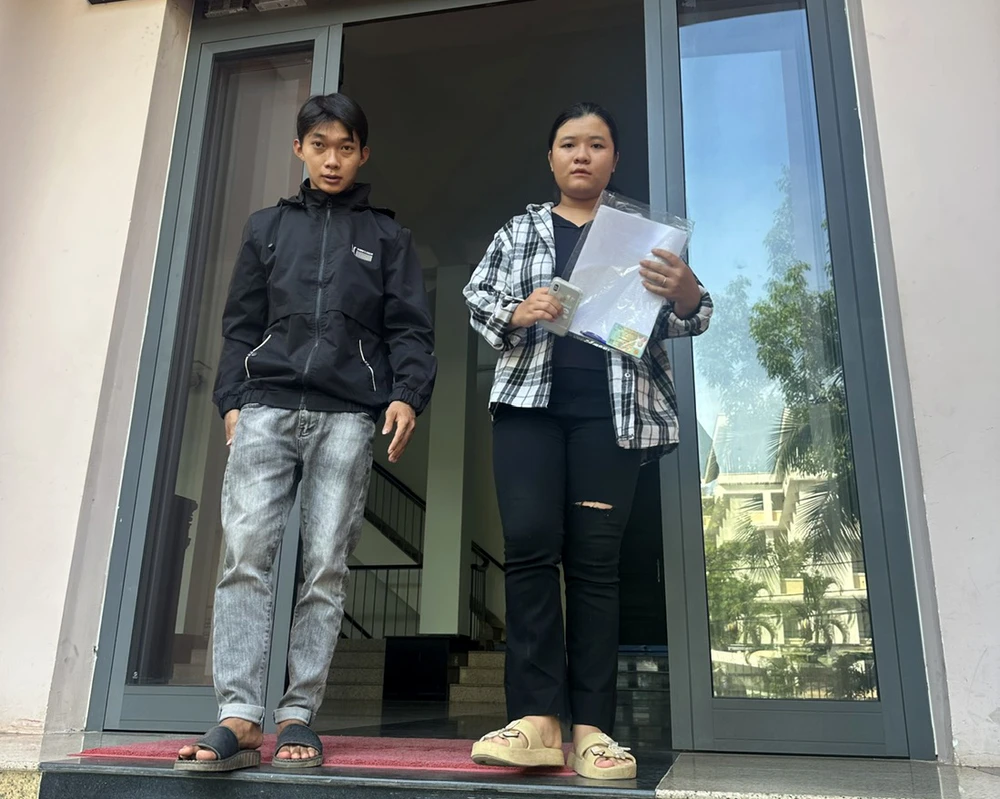 chồng giao cấu với vợ khi vợ chưa đủ 16 tuổi