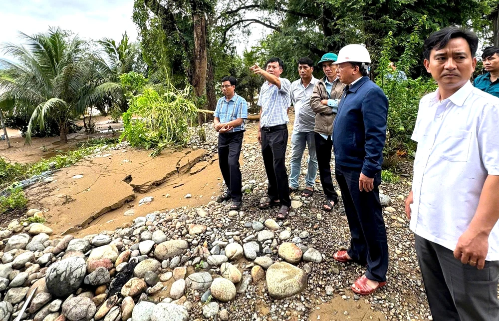 uy hiếp quốc lộ 27.jpg