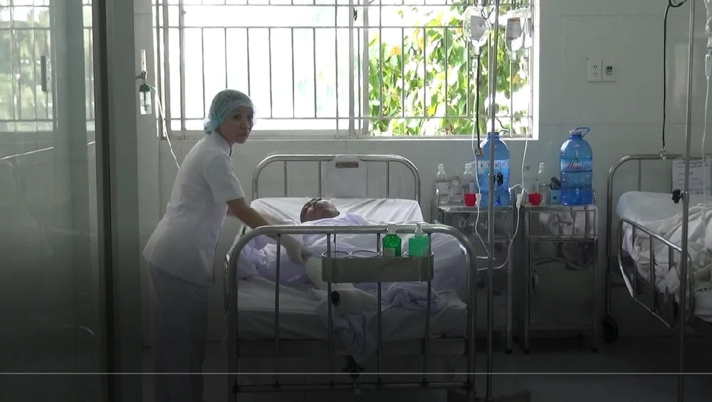 Nổ nhà máy thép: Cả 6 người bỏng sâu, 1 người nguy kịch ảnh 2 Nổ nhà máy thép: Cả 6 người bỏng sâu, 1 người nguy kịch ảnh 2