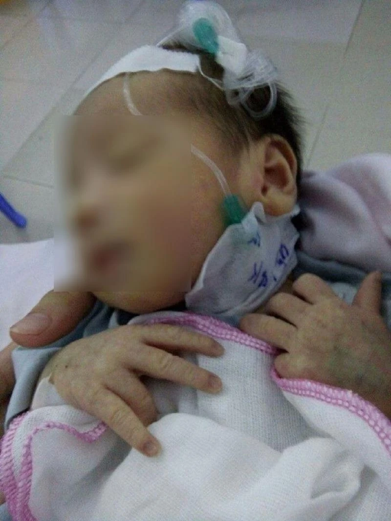 Đến khi sinh ra lại được cho là con trai.