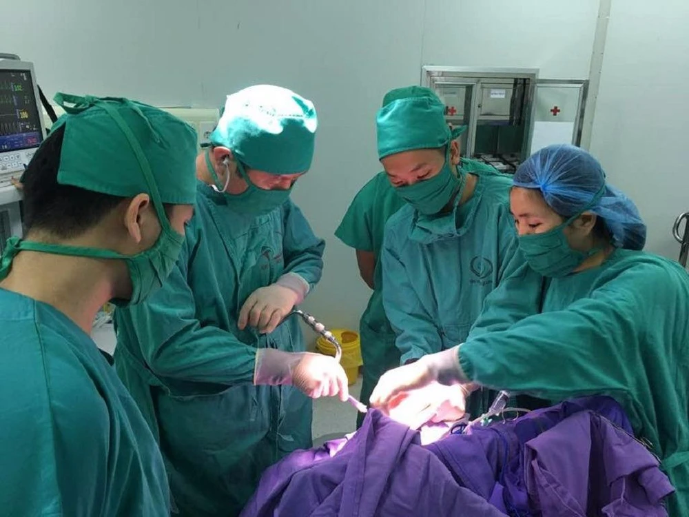 Ca phẫu thuật cho bé 3 tuổi bị chấn thương sọ não