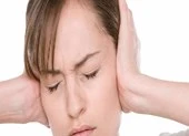 Chứng ù tai nhiều khi không phải bệnh từ tai