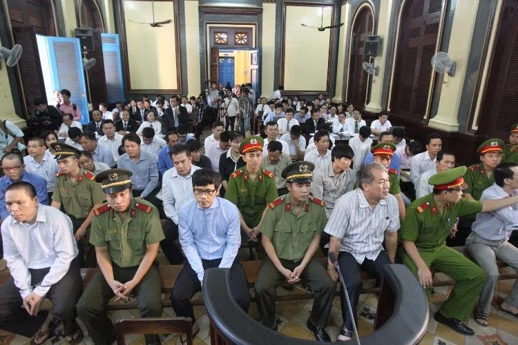 Các bị cáo tại phiên xử