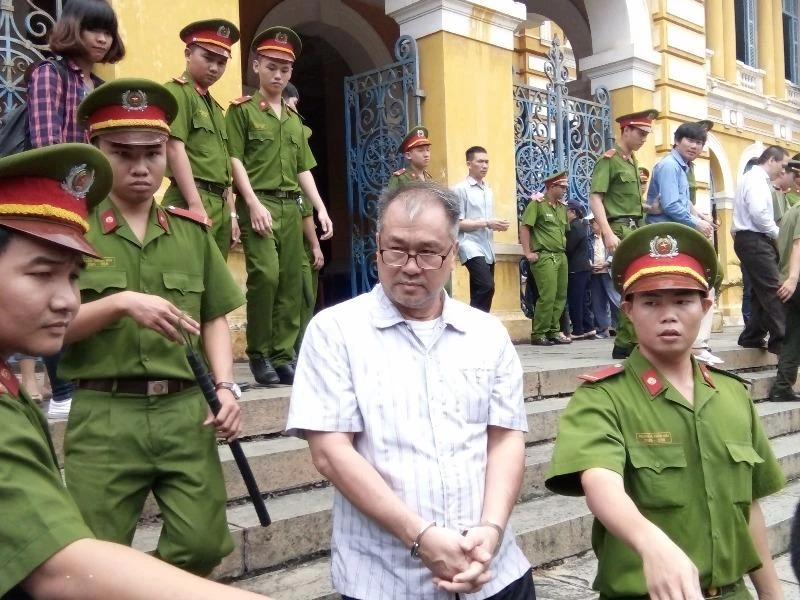 Bị cáo Phạm Công Danh sau phiên xử sáng 17-8