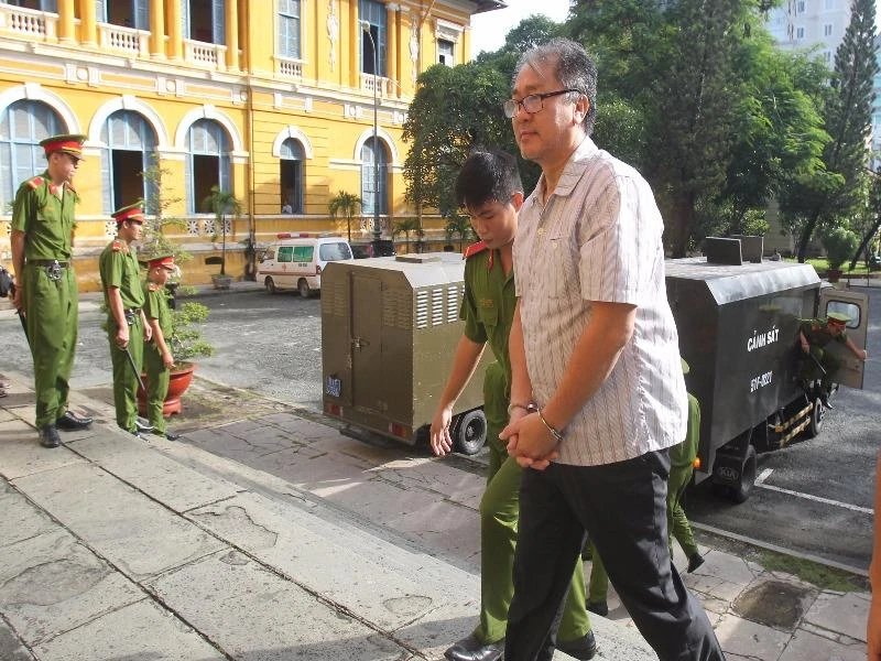 Bị cáo Phạm Công Danh được dẫn giải đến phiên xử