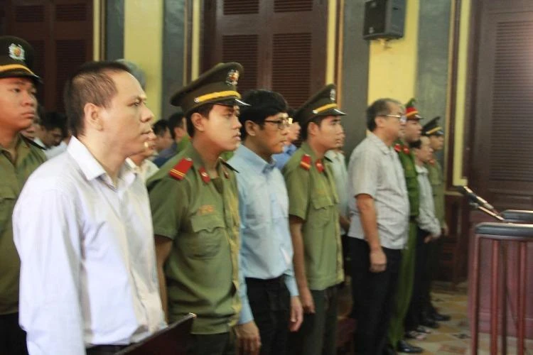 Các bị cáo tại phiên xử